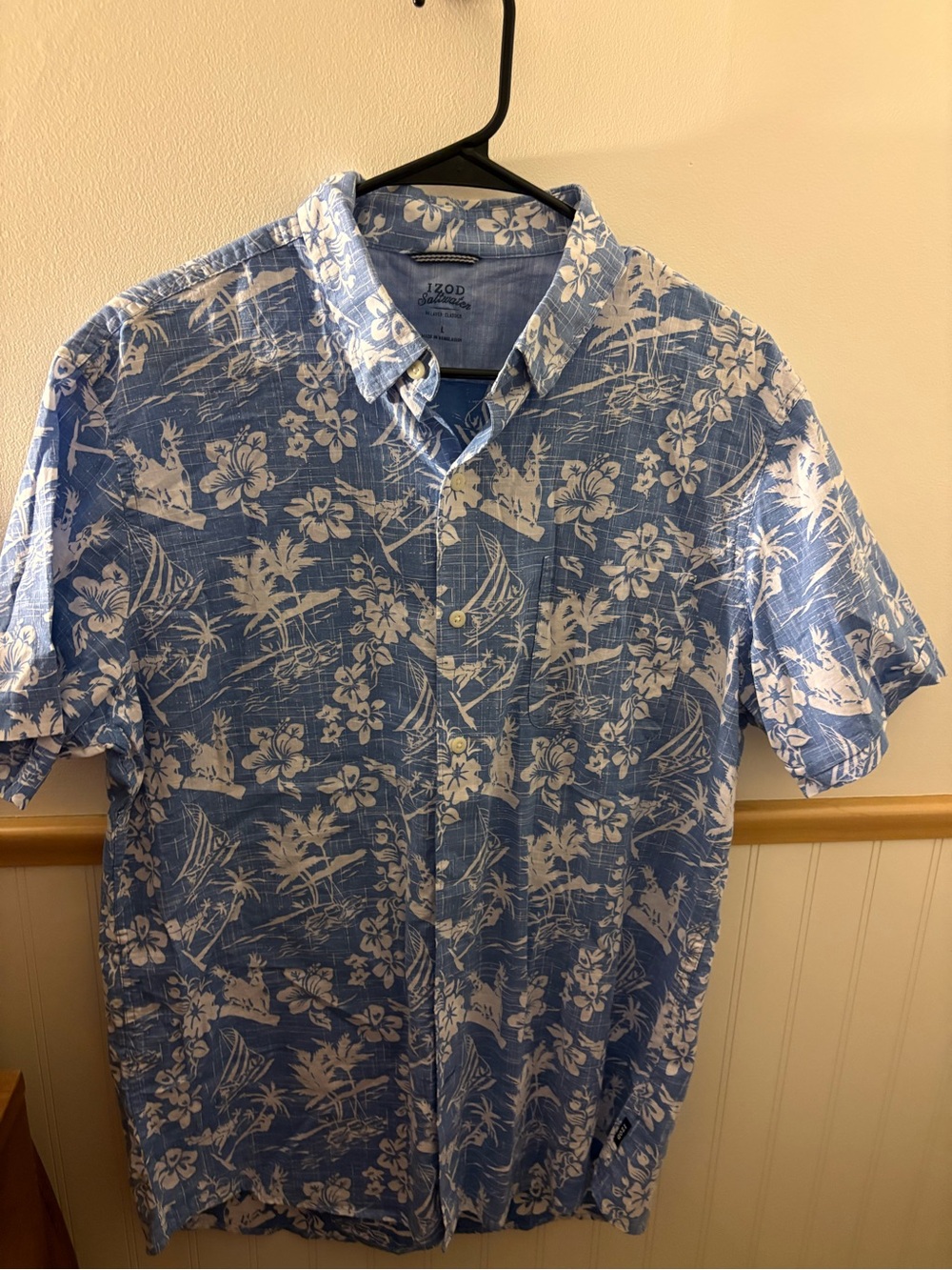 IZOD Saltwater Men’s Large Blue White Hawaiian Aloha Shirt